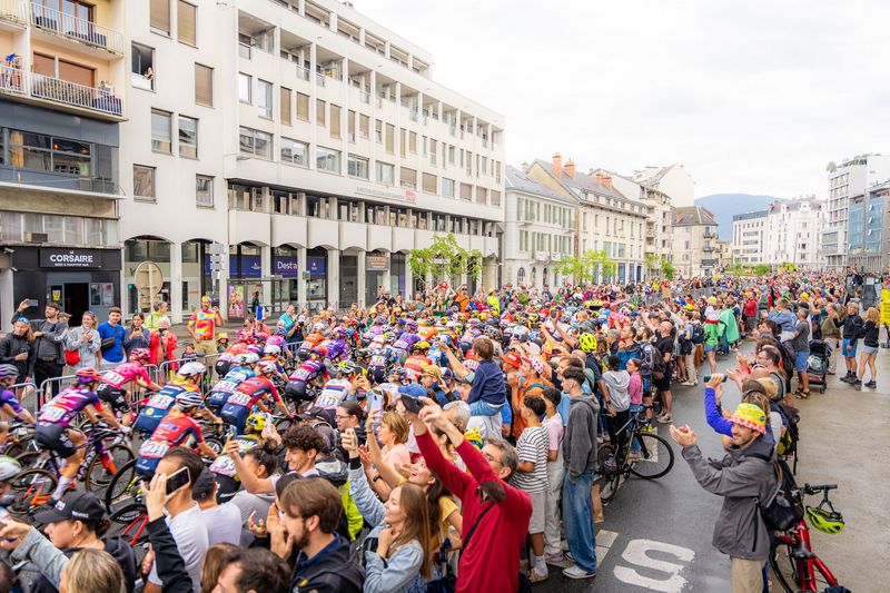 Départ du Tour de France Femmes 2025 à Chambéry